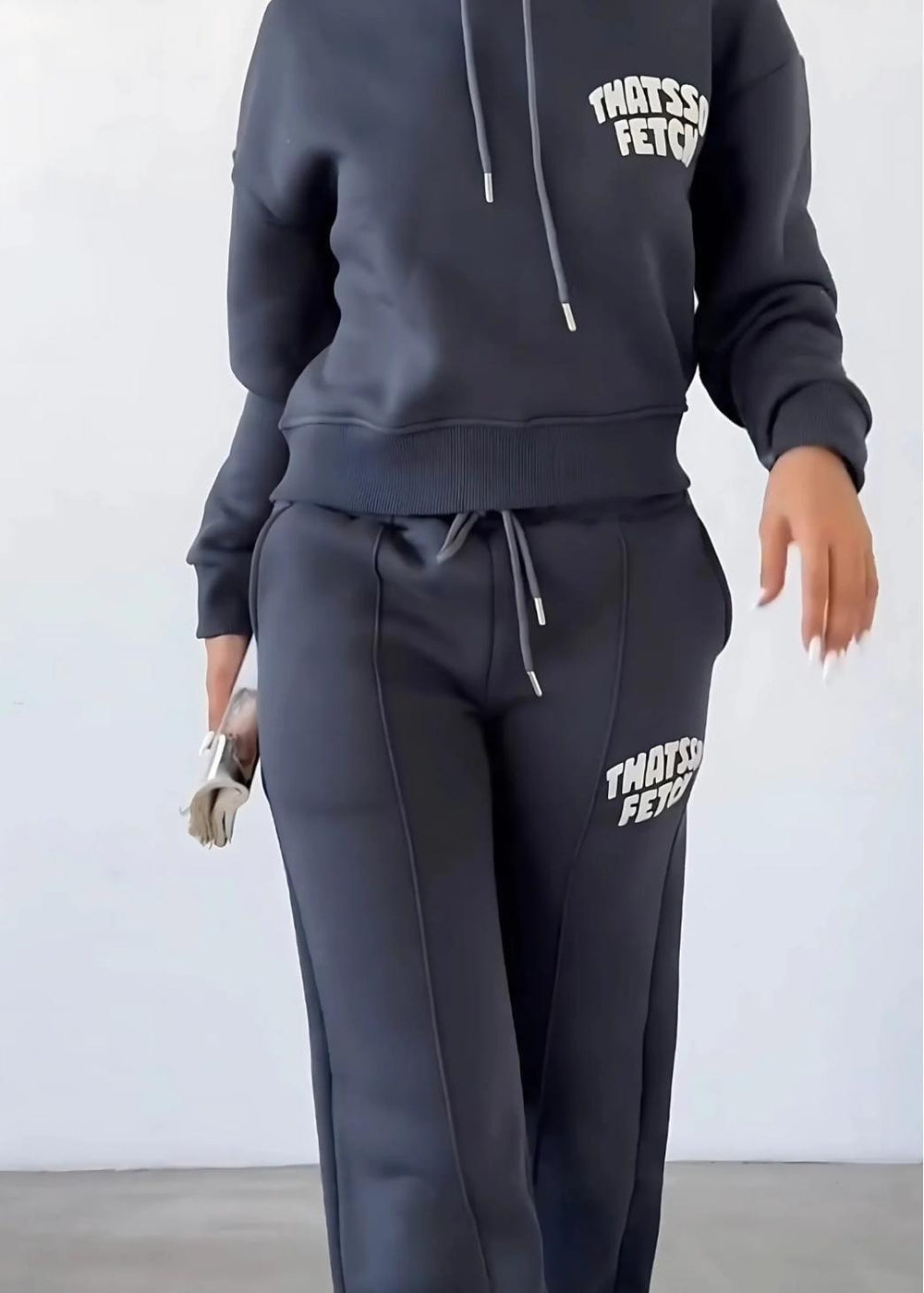 Essential Comfort Winter Tracksuit – Hoodie & Jogger Set - We Wears