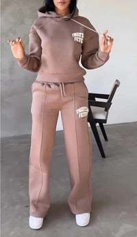 Essential Comfort Winter Tracksuit – Hoodie & Jogger Set - We Wears