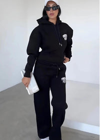 Essential Comfort Winter Tracksuit – Hoodie & Jogger Set - We Wears